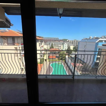 Rose Village Σάνι Μπιτς