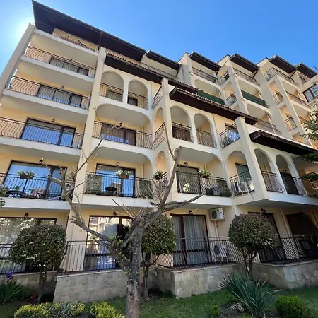 Rose Village Σάνι Μπιτς